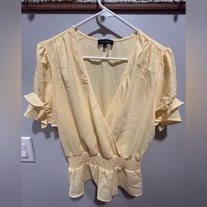 NWT Women’s 1 State Cross Front V Neck Short Sleeve Shirt